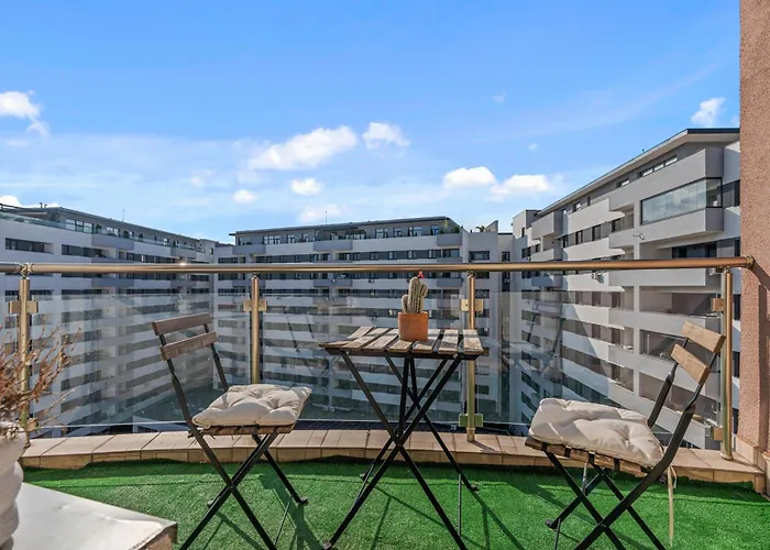 Skylawn Retreat Free Parking